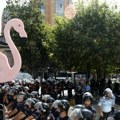 „Uhapsite Ramu“: Sukob policije i demonstranata u Tirani na protestu protiv izgradnje lukzuznog kompleksa povezanog sa…