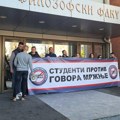 „Radnici javnih komunalnih preduzeća među ‘studentima’ koji blokiraju Filozofski fakultet u Novom Sadu“