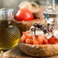 2 српске салате међу 50 најбољих на свету, на врху листе грчки “дакос”