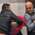 Opozicionar davi pripadnika obezbeđenja: Zastrašujuće scene nasilja iz Skupštine Kraljeva, uništavali narodnu imovinu…