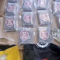 Zaplenjeno oko 12 kilograma kokaina, uhapšene tri sobe