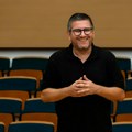 INTERVJU Reditelj Nikola Zavišić: Premijerom komada „Kosovski ciklus“ NP Priština sa scenom izmeštenom u Gračanicu otvorilo…