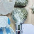 U Kraljevu uhapšen muškarac sa skoro pola kilograma droge: U "pežou" nađena i vagica za merenje