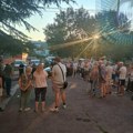 Protest građana Vranja u ulici Esperanto: Neće zoniranje i naplatu parkinga u svojoj ulici