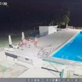 Sinoć na bazenu prometno: grupice ulazile, izlazile….