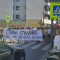 U Žičkoj održan protestni skup i pomen stradalom Stefanu Smiljaniću, koji je poginuo postavljajući rasvetu na zgradi