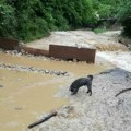 Poplavljeni putevi, oštećeni mostovi Meštani Lučana potpuno odsečeni od sveta (foto)