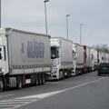 Kolona na Batrovcima, mogući odroni na putevima: Kamioni čekaju osam sati na graničnom prelazu