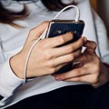 U mobilnoj telefoniji Srbije prošle godine poslato preko milijardu SMS poruka