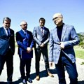 Ministar Vesić sa kolegama na Pešteru odao počast heroju sa Košara (foto)