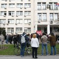 Protest ispred Pokrajinskog ombudsmana zbog ćutanja o napadima na studente