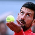 Novak u raspravi sa sudijom, i Siner reagovao zbog odluke