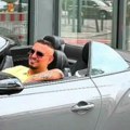 Darko pazario besnu mašinu: Pevač se uslikao u skupocenom automobilu, koliko košta zavrteće vam se u glavi