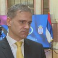 Stefanović: Vučić u lanenoj košulji - poniženje za Vojsku Srbije