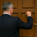 "Setio se nakon stotine ojađenih porodica": Vučić bi da menja Ustav zbog izvršitelja, da li je potrebno?