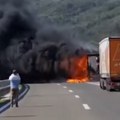 (Video) Požar na: Auto-putu Gori prikolica kamiona između Ražnja i Pojata: Širi se gust dim, obustavljen saobraćaj