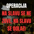 „Na slavu se ne zove, na slavu se dolazi“: Duhovita akcija studenata ispred prostorija SNS-a