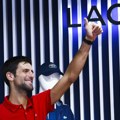 Đoković u novoj reklami brenda Lacoste: Zna se ko je GOAT