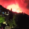 Iz vazduha se najbolje vide razmere užasa: Pogledajte kako je veliki požar progutao Omiš, veliki broj povređenih! Sedmoro se…