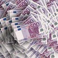 Novosađanin maltretirao radnika na pumpi, pa policajcima ponudio mito od 10.000 evra da to ignorišu