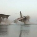 Nova nesreća zadesila indiju: Srušio se most (video)