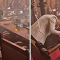 Brnabićka se guši, jedva dolazi do vazduha! Novi video nakon potpunog meteža u Skupštini