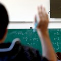 Dečak iz Srbije u toku časa prišao profesoru i dao mu ceduljicu sa porukom - uskoro je o njemu počela da bruji cela zemlja