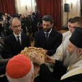 Nasušna potreba nam je međusobni mir i ljubav, braća smo: Patrijarh Porfirije, Đuro Macut i Aleksandar Šapić lomili…