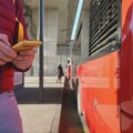 Ozonpress: Roditelji tvrde da je vozač autobusa izbacio devojčicu jer je puštala pesmu "Pada Vlada"