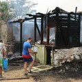 Вучић: Људи погођени пожарима ће брзо добити новац
