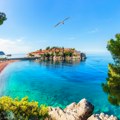Sveti Stefan i Pasjača pred potpunim nestankom! Turisti u panici!