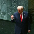 Трамп: Да није било мене, умрло би најмање 25.000 Американаца ВИДЕО