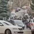 VIDEO Drugi ugao brutalne tuče "grobara" i "delija", huligani napravili haos