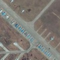 Pogledajte brutalan napad iz vazduha: Ukrajinski dronovi pogodili najmodernije lovce Su-57 i Su-34 (video)