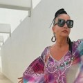 Alka Vuica pozirala na brodiću u kupaćem kostimu i izgleda bolje nego ikad (VIDEO)
