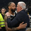 Karlik Džouns: "Ne volim da me ovako osramote kod kuće"