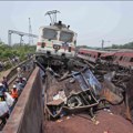 Više od 280 ljudi poginulo u sudaru dva voza u Indiji
