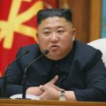 Kim Džong Un obišao severnokorejske fabrike oružja