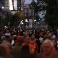 Protest Srbija protiv nasilja završen bacanjem toalet papira na TV Pink