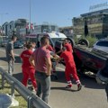 Automobil se prevrnuo na auto-putu kod Arene u Beogradu, jedna osoba povređena