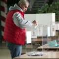 Srbi sa Kosova na glasanje autobusom ili autom, većina ostaje kod kuće