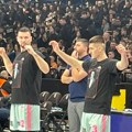 Arena se u crnom oprašta od Milojevića, igrači nose posebne majice: Vujošević stigao na meč Partizan-Mega