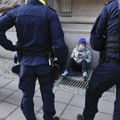 Greta ponovo u akciji Policija je odvukla sa ulaza u švedski parlament