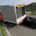 Potpuni haos i karambol na auto-putu Miloš Veliki Auto se zakucao u kamion, prevrnula se cisterna, 3 nesreće na 100 metara…