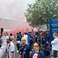 SK na licu mesta u Parizu: Topovski udari, baklje… (VIDEO)