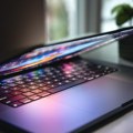 Skoro 60 odsto kompanija i dalje koristi Windows 10: Od oktobra to postaje rizik