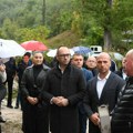 Novi dom i nova budućnost: Predstavnici Srpske liste posetili dve porodice u Lešku: Jednoj od njih uručili ključeve nove kuće…