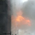 Požar na Novom Beogradu ne jenjava, vatrogasci nadljudskim naporima uspeli da spasu pola tržnog centra, vlasnici očajni…