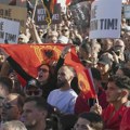 Demonstranti blokirali izlaze Skupštine Kosova: Zahtevaju konačno usvajanje izmena Zakona o Specijalizovanim većima