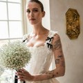 (Foto) u problemu ste oko izbora venčanice? Evo kako to rešavaju pravi modni znalci Urednica skandinavskog "Voga" je odabrala…